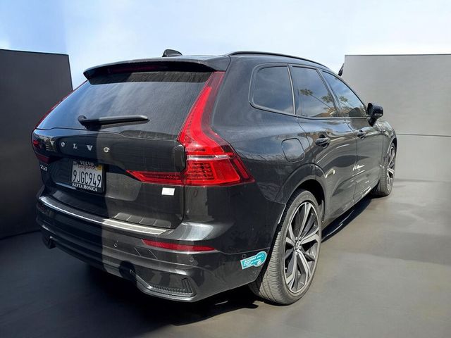 2023 Volvo XC60 Recharge Plug-In Hybrid Ultimate Dark Theme