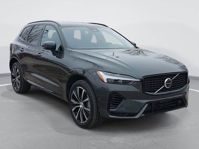 2023 Volvo XC60 Recharge Plug-In Hybrid Ultimate Dark Theme