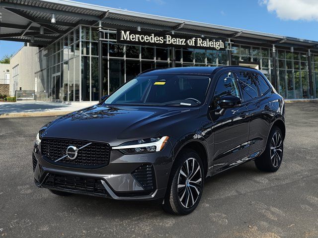 2023 Volvo XC60 Recharge Plug-In Hybrid Ultimate Dark Theme