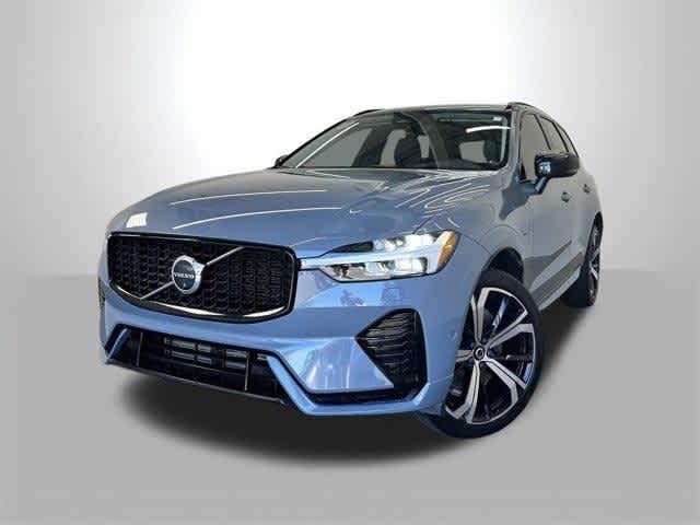 2023 Volvo XC60 Recharge Plug-In Hybrid Ultimate Dark Theme