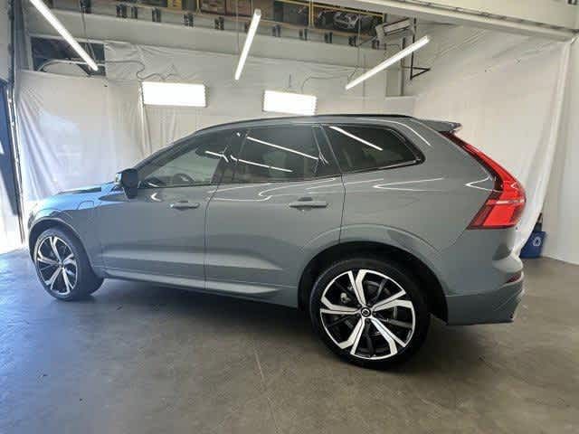 2023 Volvo XC60 Recharge Plug-In Hybrid Ultimate Dark Theme