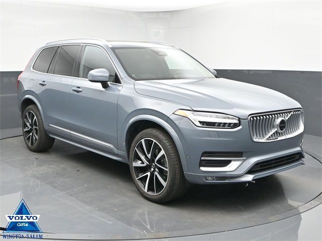 2023 Volvo XC90 Plus