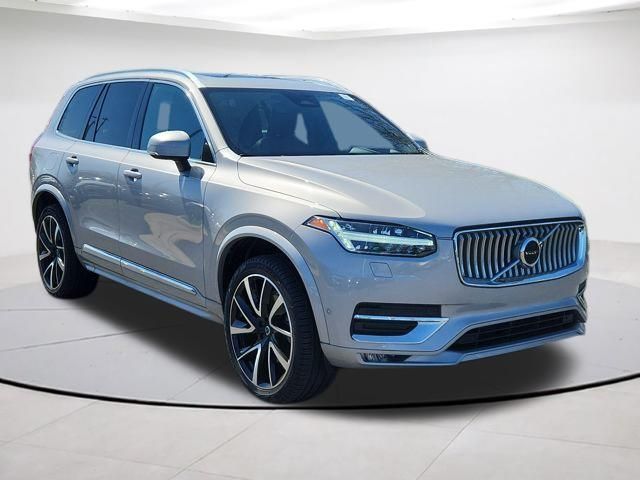 2023 Volvo XC90 Plus