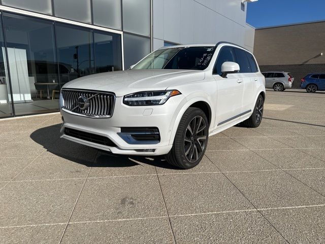 2023 Volvo XC90 Plus