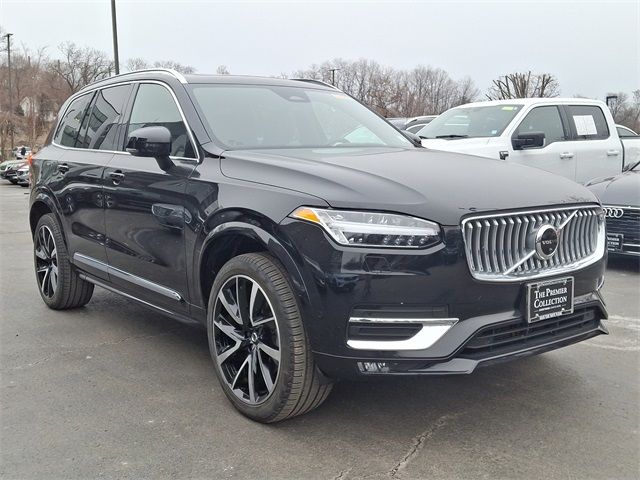 2023 Volvo XC90 Plus