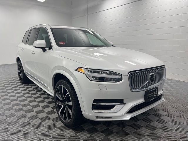 2023 Volvo XC90 Plus