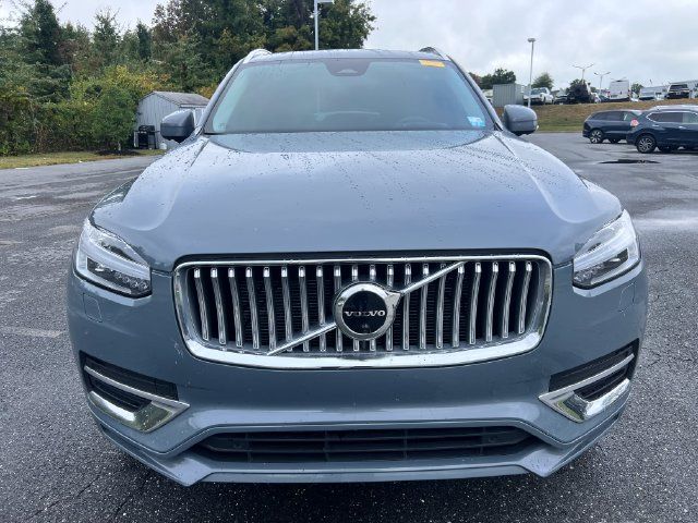 2023 Volvo XC90 Plus