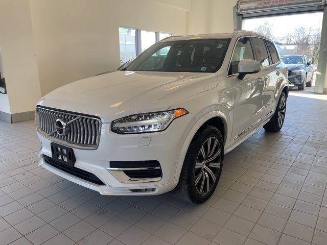 2023 Volvo XC90 Plus