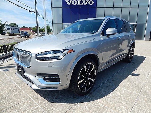 2023 Volvo XC90 Plus