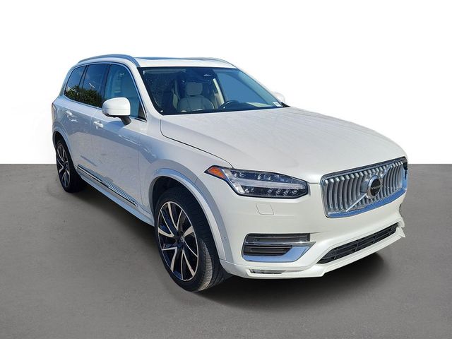 2023 Volvo XC90 Plus