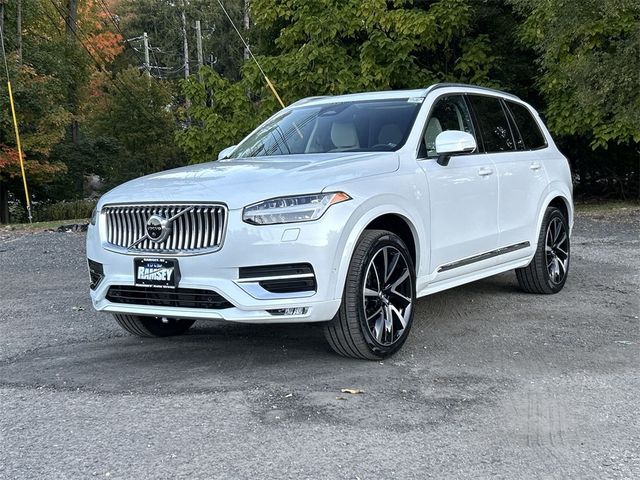 2023 Volvo XC90 Plus