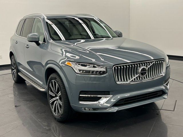 2023 Volvo XC90 Plus