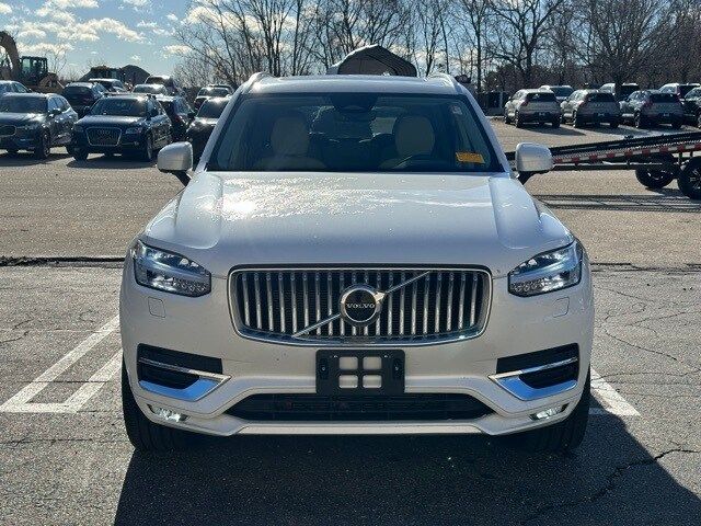 2023 Volvo XC90 Plus