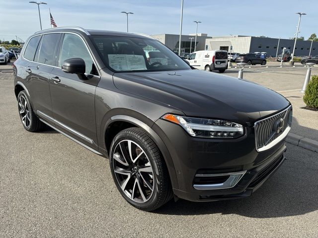 2023 Volvo XC90 Plus