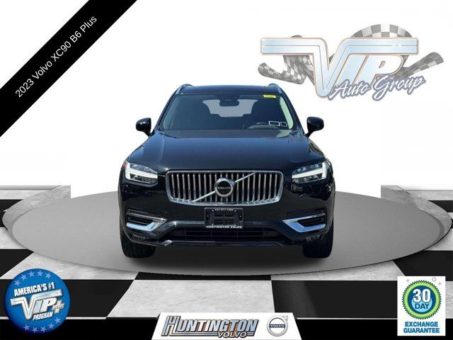 2023 Volvo XC90 Plus