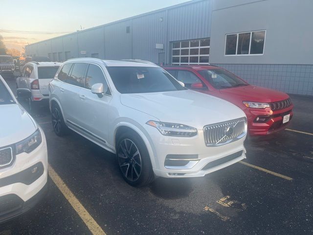 2023 Volvo XC90 Plus