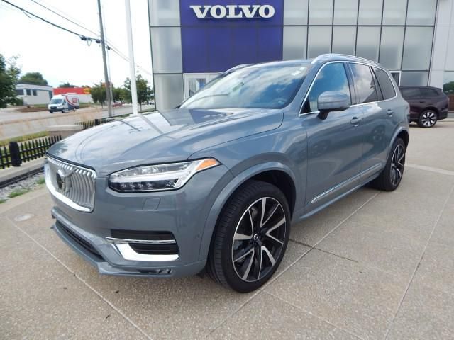 2023 Volvo XC90 Plus