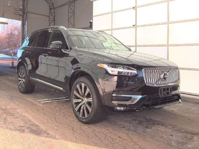 2023 Volvo XC90 Plus