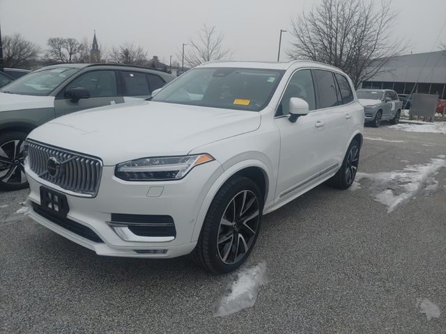 2023 Volvo XC90 Plus