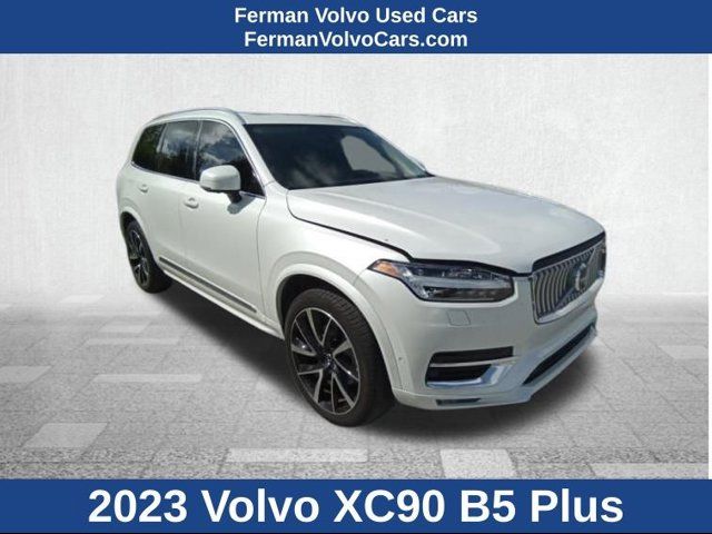 2023 Volvo XC90 Plus