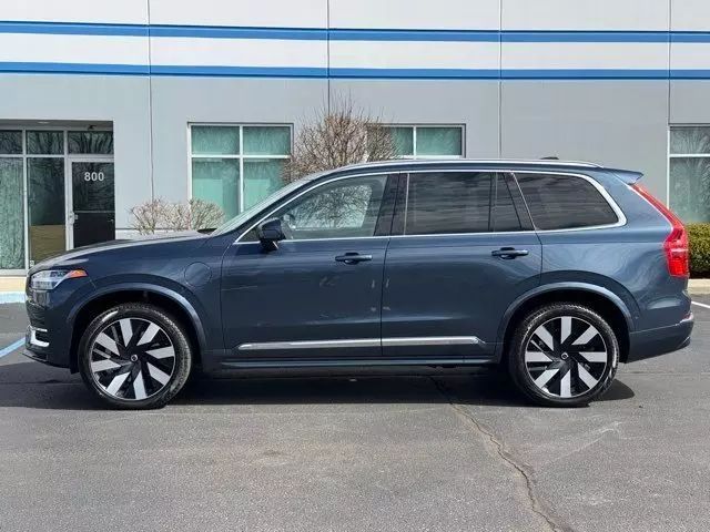 2023 Volvo XC90 Recharge Plug-In Hybrid Ultimate Bright Theme