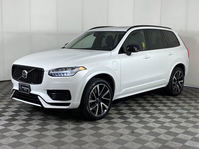 2023 Volvo XC90 Recharge Plug-In Hybrid Plus Dark Theme