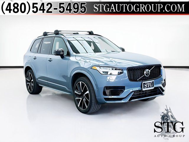 2023 Volvo XC90 Recharge Plug-In Hybrid Plus Dark Theme