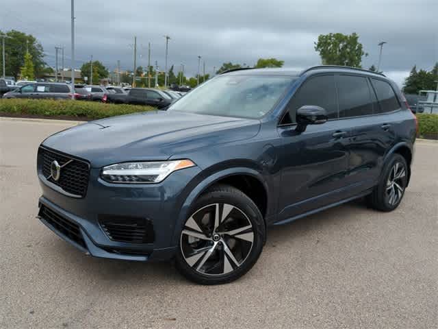 2023 Volvo XC90 Recharge Plug-In Hybrid Plus Dark Theme