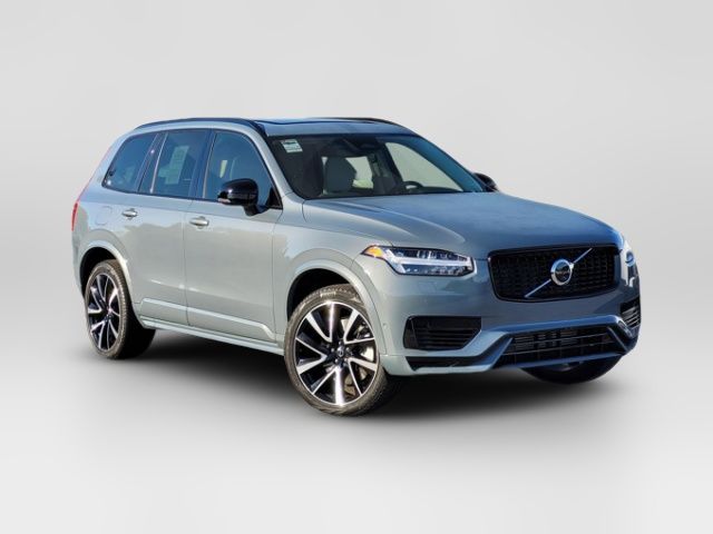 2023 Volvo XC90 Recharge Plug-In Hybrid Plus Dark Theme