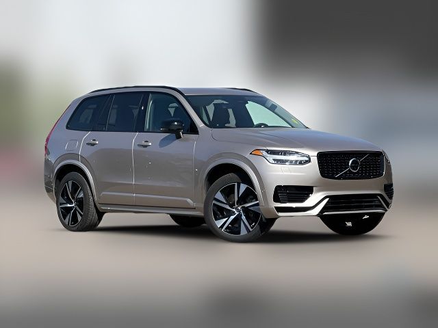 2023 Volvo XC90 Recharge Plug-In Hybrid Plus Dark Theme