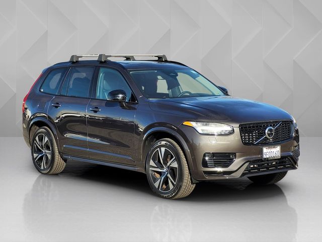 2023 Volvo XC90 Recharge Plug-In Hybrid Plus Dark Theme