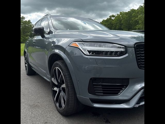 2023 Volvo XC90 Recharge Plug-In Hybrid Plus Dark Theme