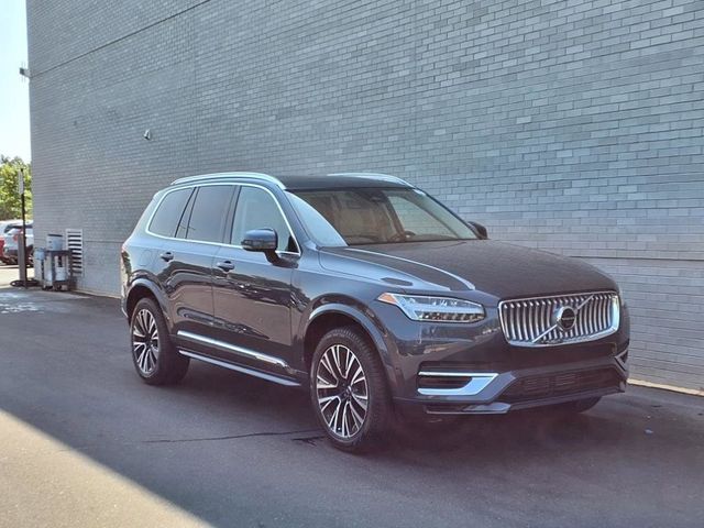 2023 Volvo XC90 Recharge Plug-In Hybrid Plus Bright Theme