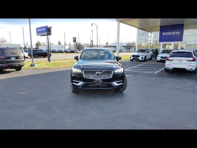 2023 Volvo XC90 Recharge Plug-In Hybrid Plus Bright Theme