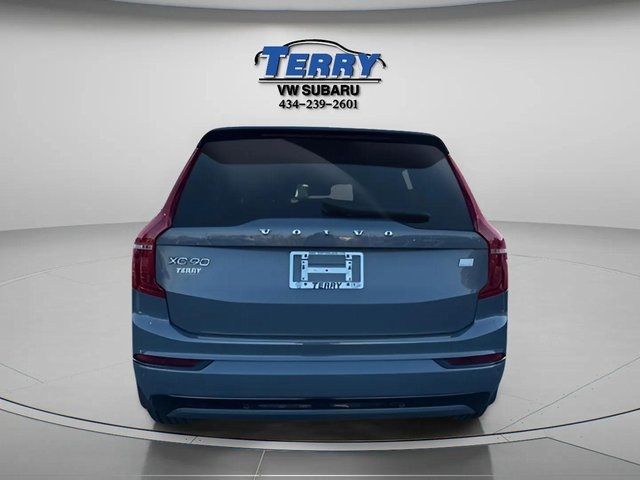 2023 Volvo XC90 Recharge Plug-In Hybrid Plus Dark Theme