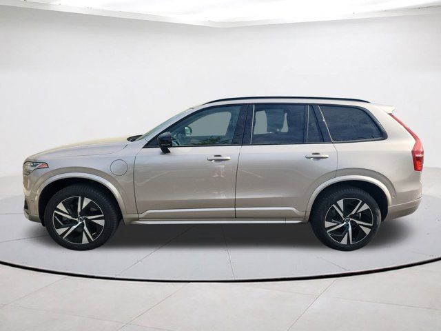 2023 Volvo XC90 Recharge Plug-In Hybrid Plus Dark Theme