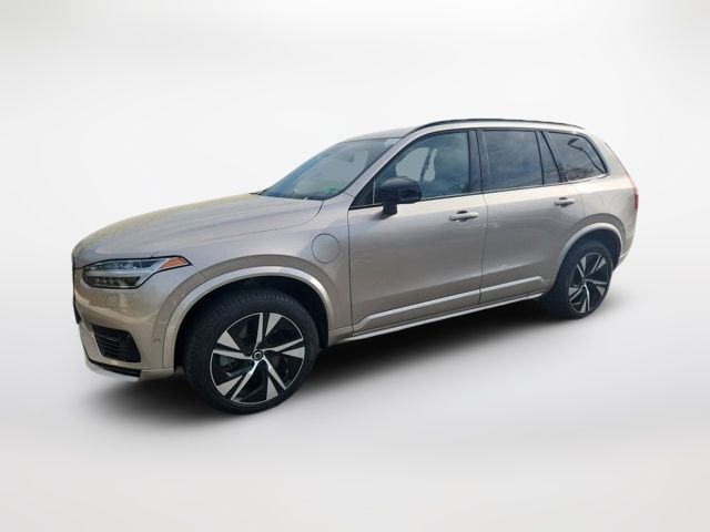 2023 Volvo XC90 Recharge Plug-In Hybrid Plus Dark Theme