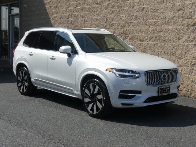 2023 Volvo XC90 Recharge Plug-In Hybrid Ultimate Bright Theme