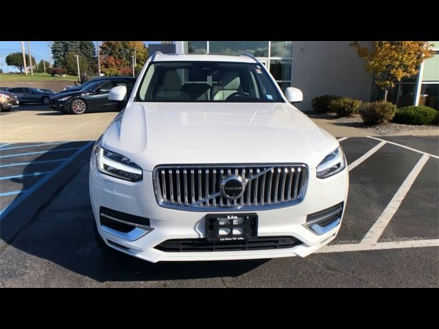 2023 Volvo XC90 Recharge Plug-In Hybrid Ultimate Bright Theme