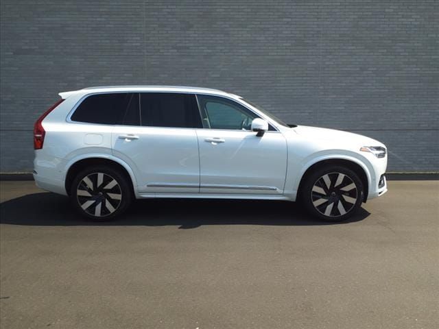 2023 Volvo XC90 Recharge Plug-In Hybrid Ultimate Bright Theme