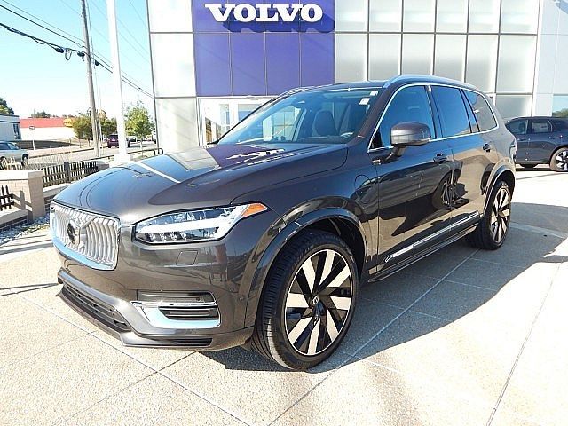 2023 Volvo XC90 Recharge Plug-In Hybrid Ultimate Bright Theme