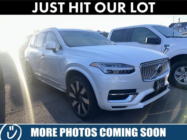 2023 Volvo XC90 Recharge Plug-In Hybrid Ultimate Bright Theme