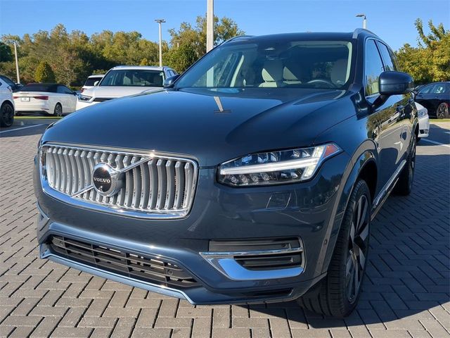 2023 Volvo XC90 Recharge Plug-In Hybrid Ultimate Bright Theme