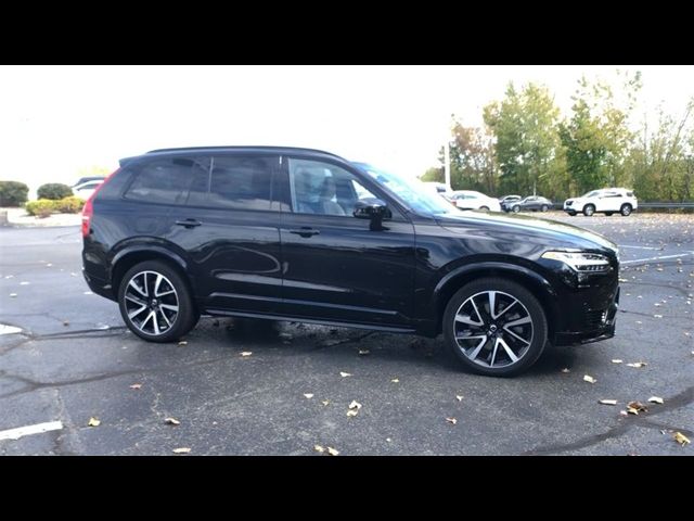 2023 Volvo XC90 Recharge Plug-In Hybrid Ultimate Dark Theme