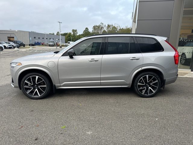 2023 Volvo XC90 Recharge Plug-In Hybrid Ultimate Dark Theme