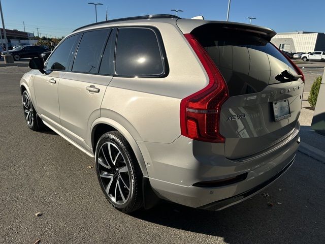 2023 Volvo XC90 Recharge Plug-In Hybrid Ultimate Dark Theme