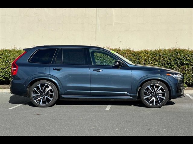 2023 Volvo XC90 Recharge Plug-In Hybrid Ultimate Dark Theme