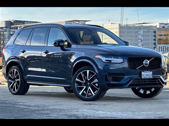 2023 Volvo XC90 Recharge Plug-In Hybrid Ultimate Dark Theme