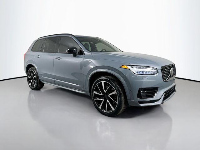 2023 Volvo XC90 Recharge Plug-In Hybrid Ultimate Dark Theme