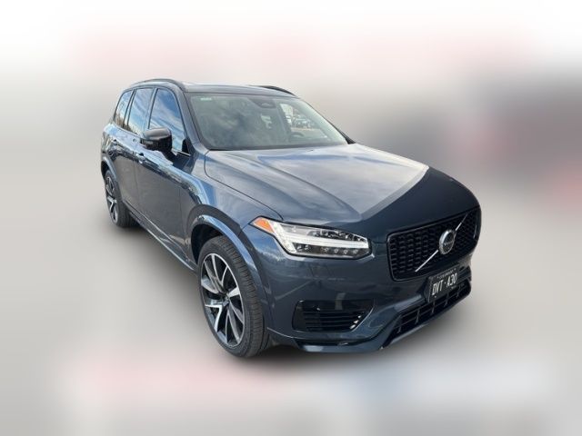 2023 Volvo XC90 Recharge Plug-In Hybrid Ultimate Dark Theme